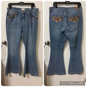 Shyanne embroidered pocket flared jeans worn once.